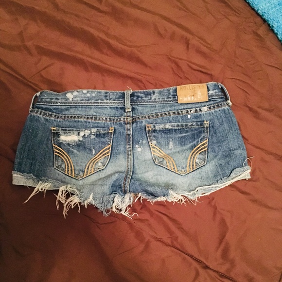 Shorts - Picture 2 of 4